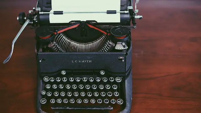black typewriter machine